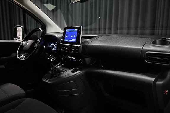 Vehicle Image 29