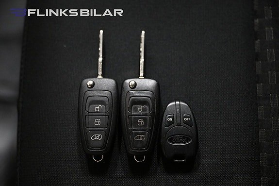 Vehicle Image 32