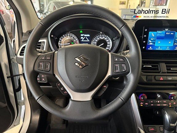 Vehicle Image 12