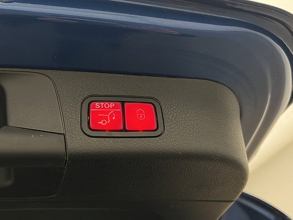 Vehicle Image 28