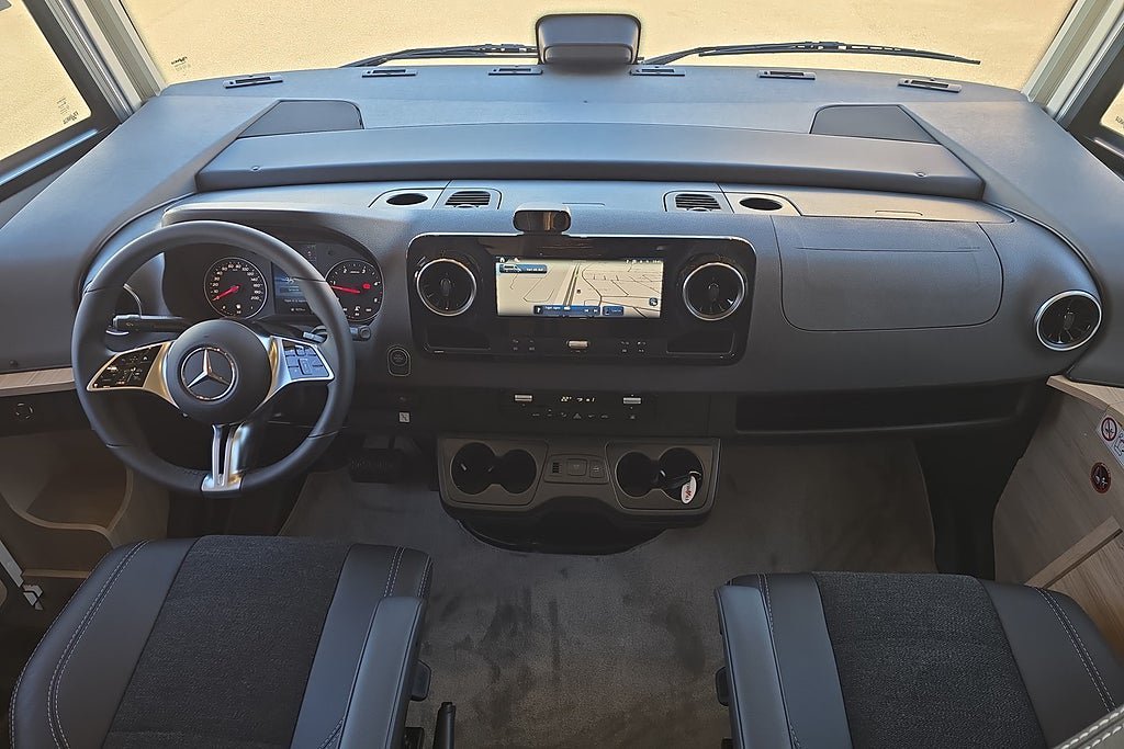 Vehicle Image 23