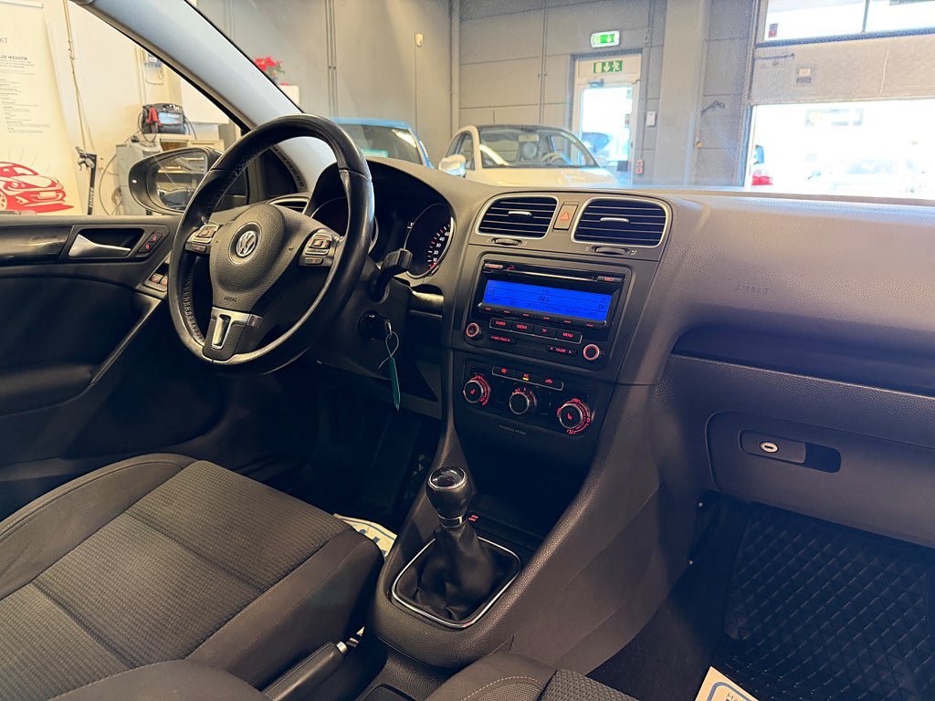 Vehicle Image 18