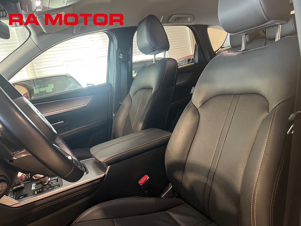 Vehicle Image 11