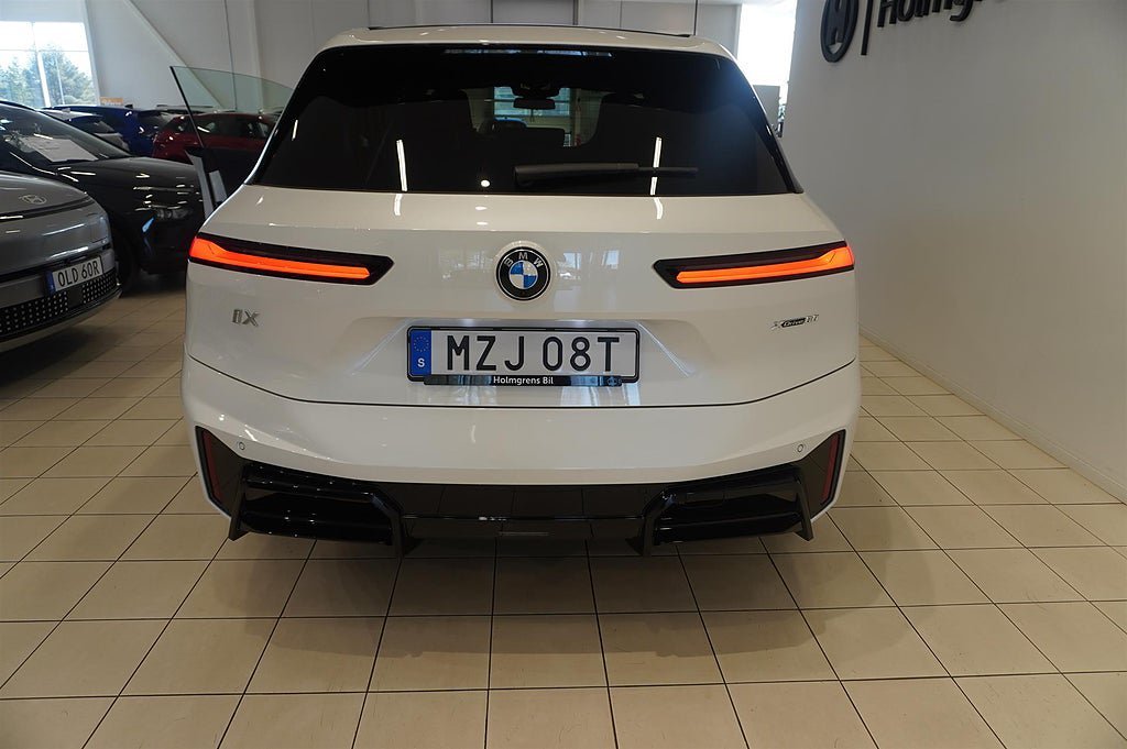 Vehicle Image 13