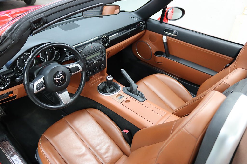 Vehicle Image 16