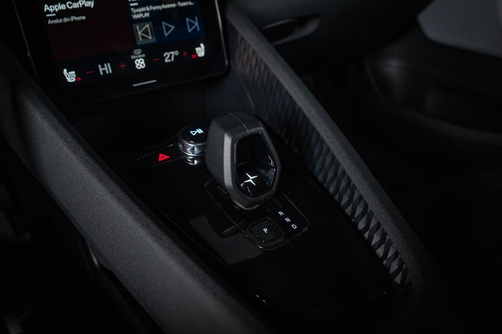 Vehicle Image 24