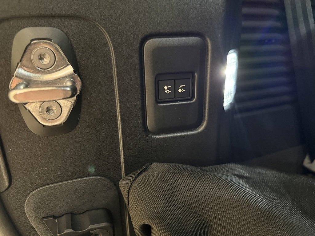 Vehicle Image 28