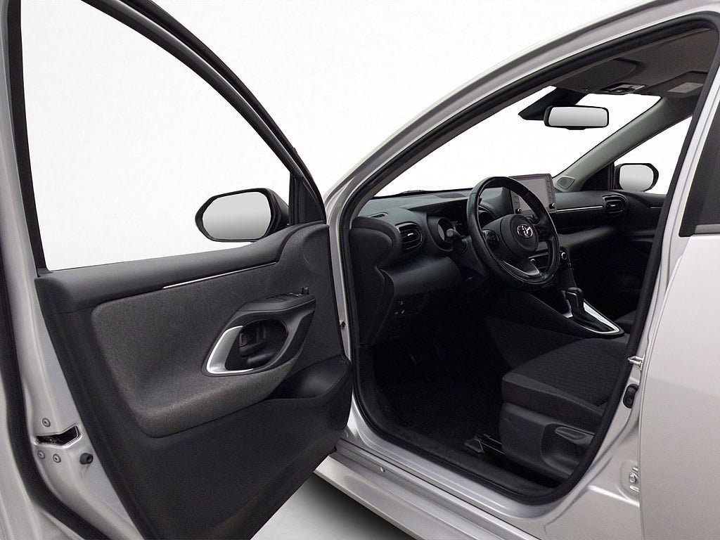 Vehicle Image 10