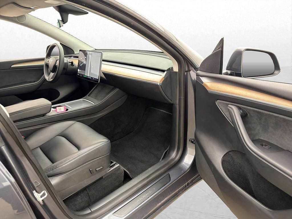 Vehicle Image 21