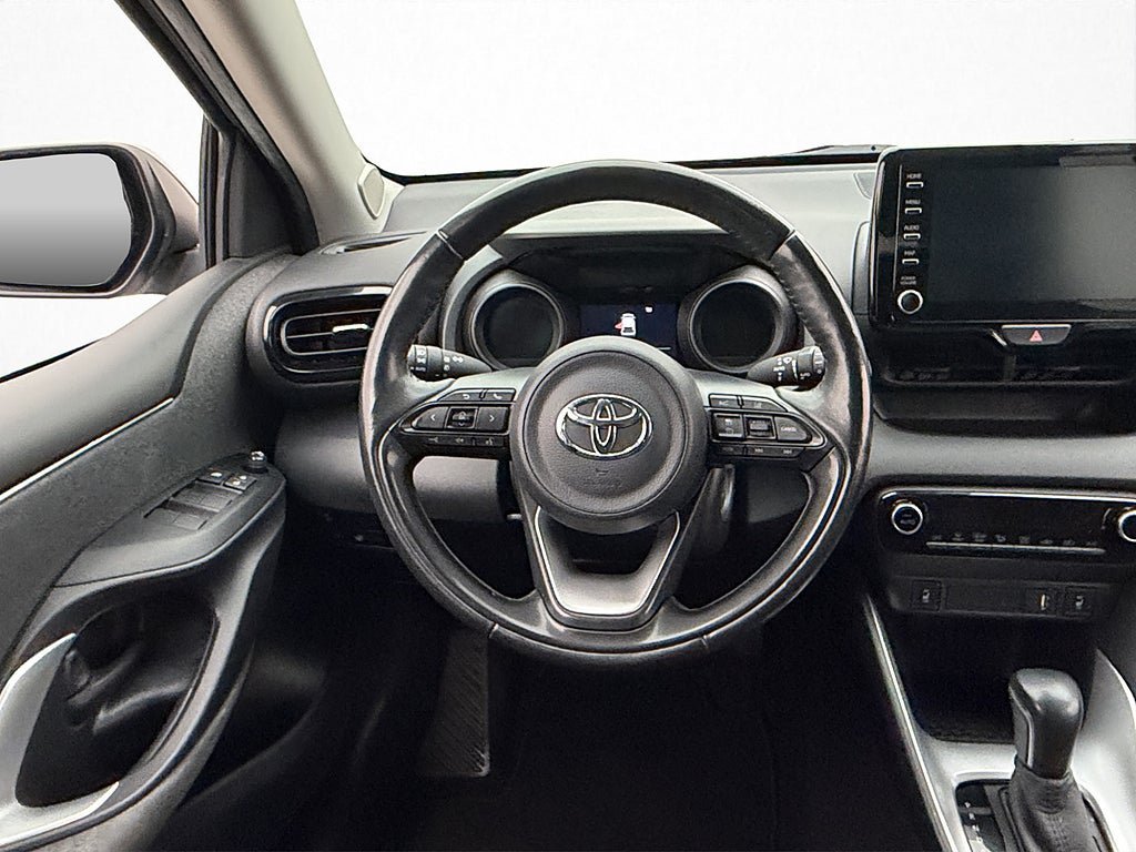 Vehicle Image 12