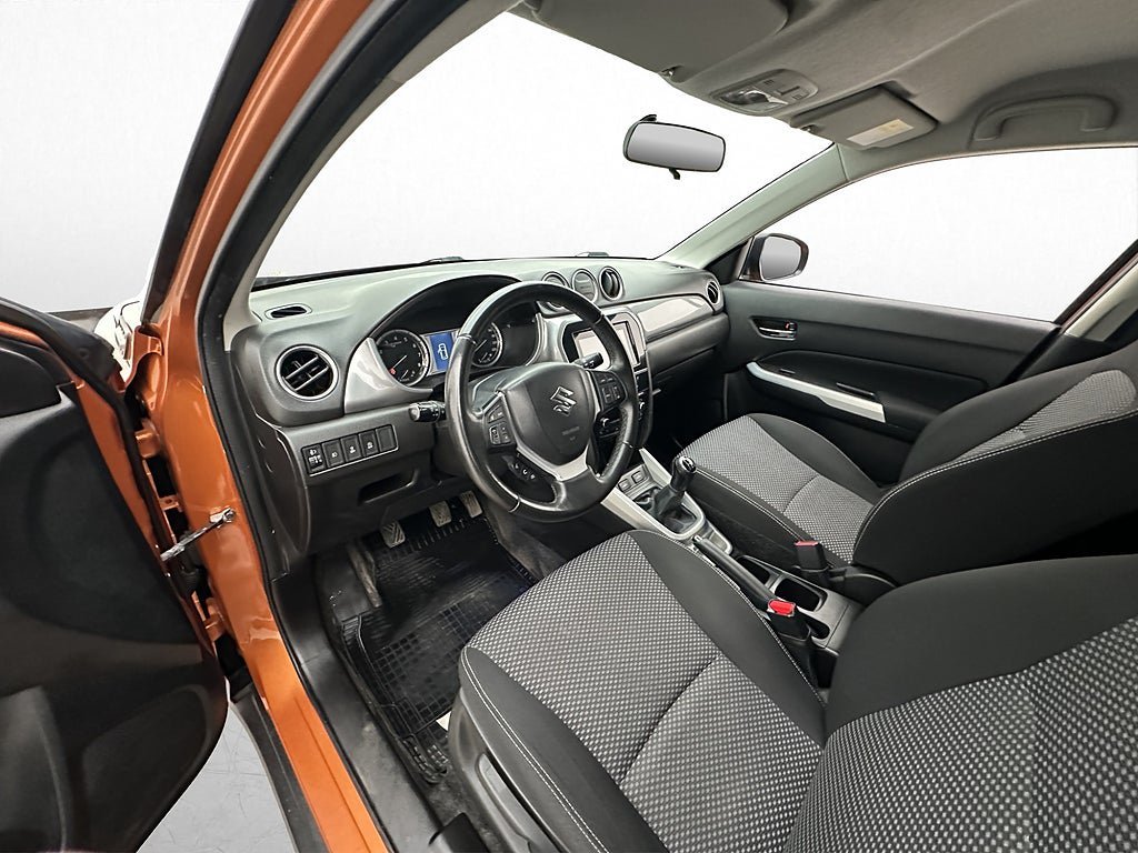 Vehicle Image 11