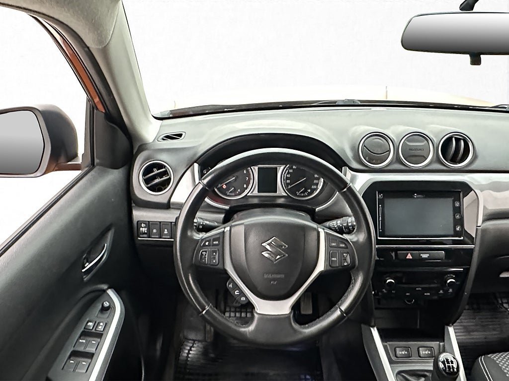 Vehicle Image 13