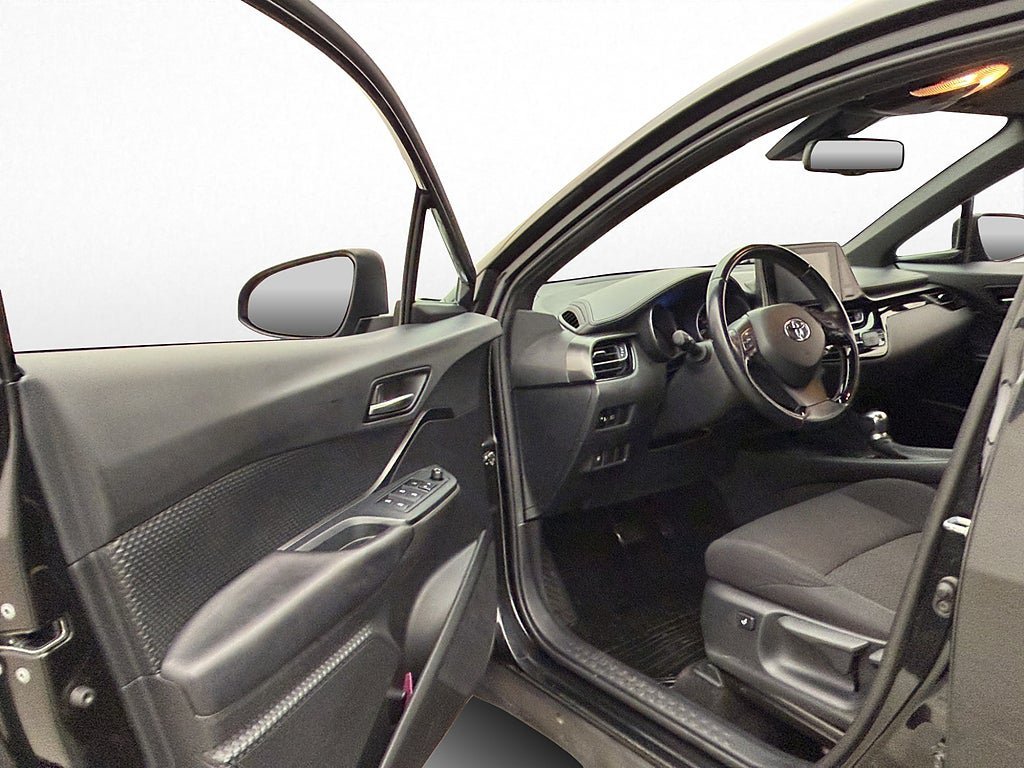 Vehicle Image 10