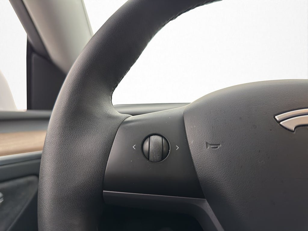 Vehicle Image 27