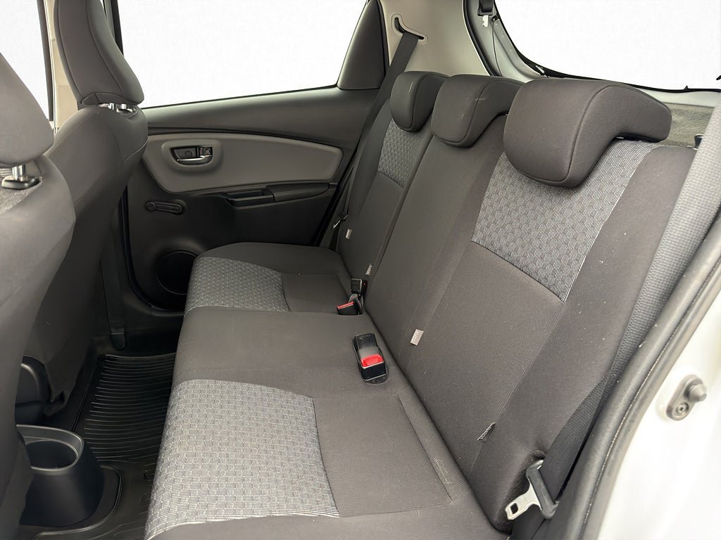 Vehicle Image 21