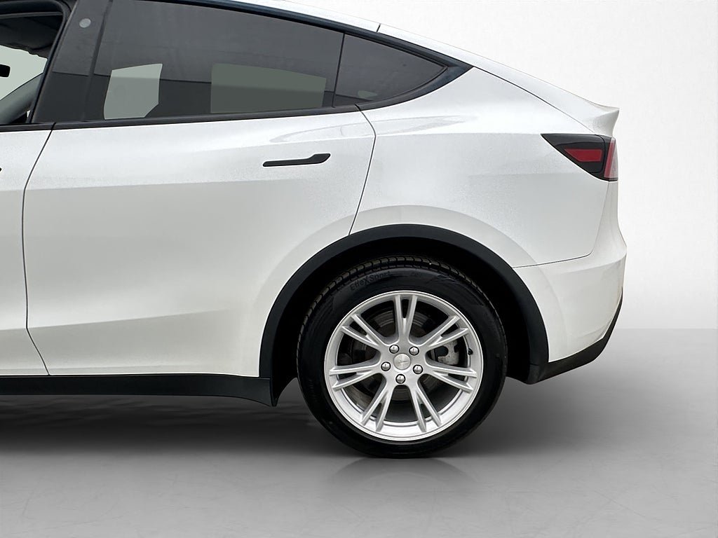 Vehicle Image 32