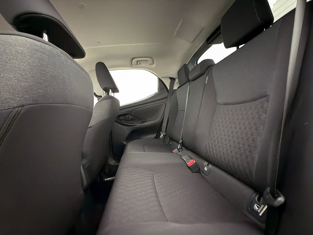 Vehicle Image 24
