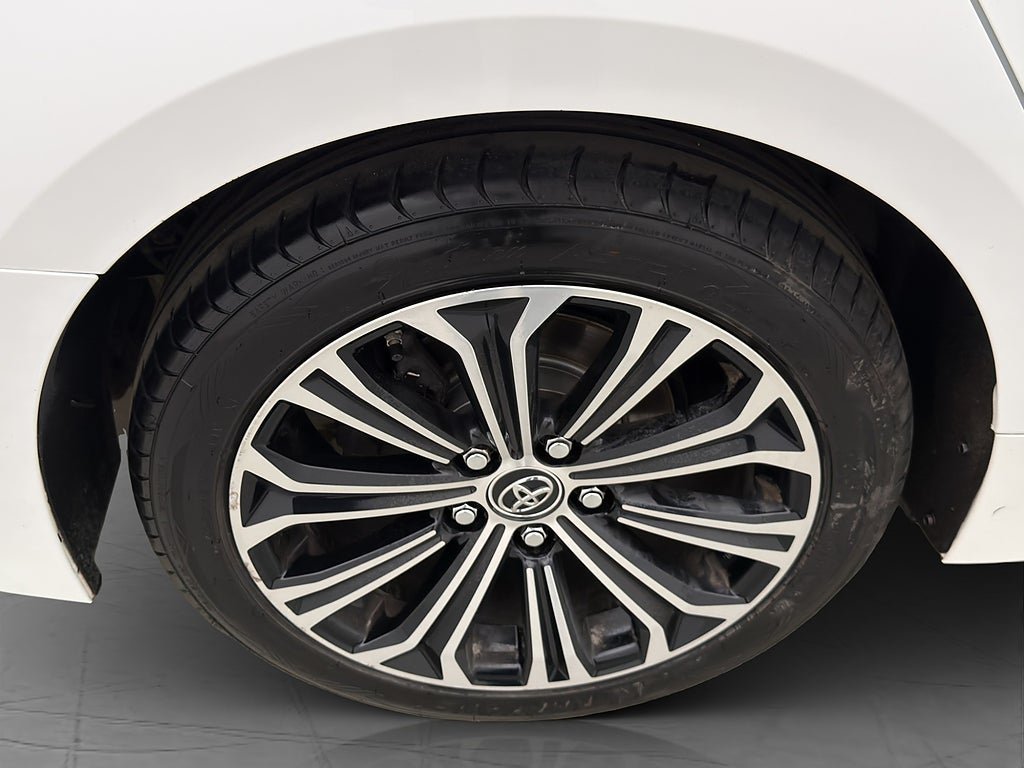 Vehicle Image 30