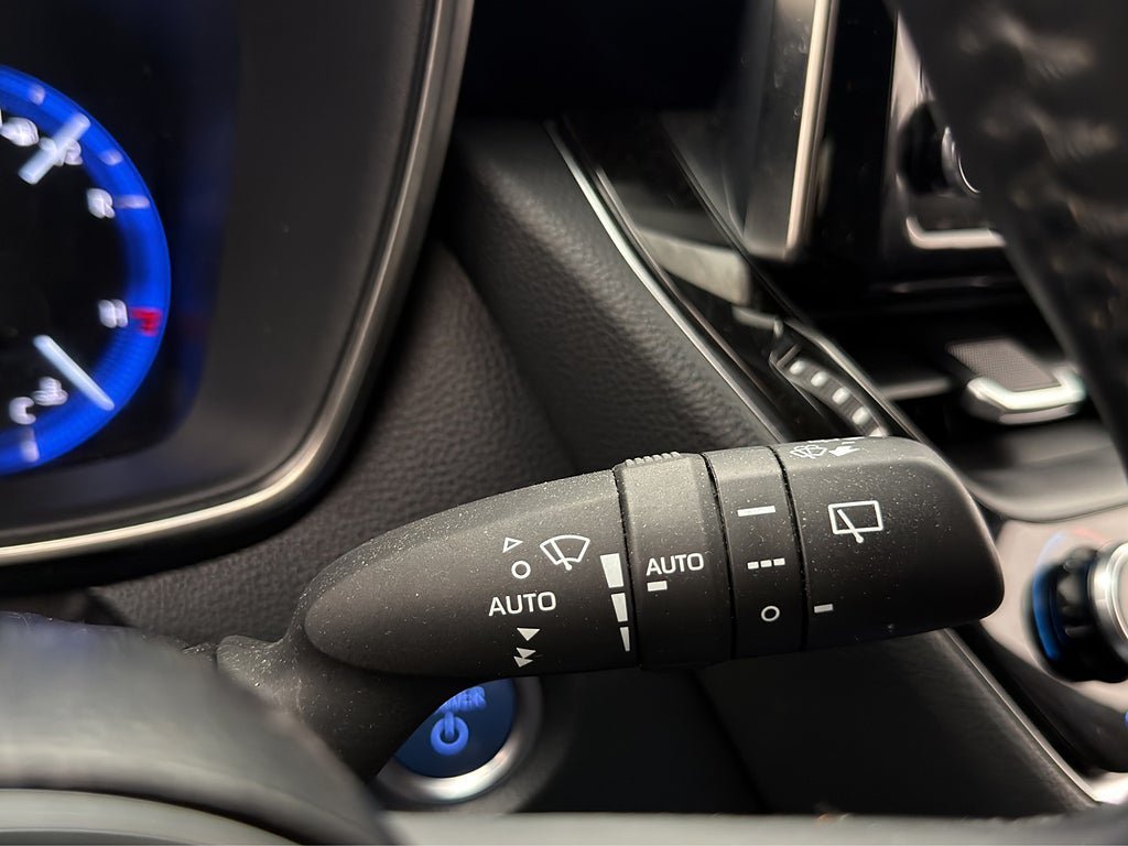 Vehicle Image 32