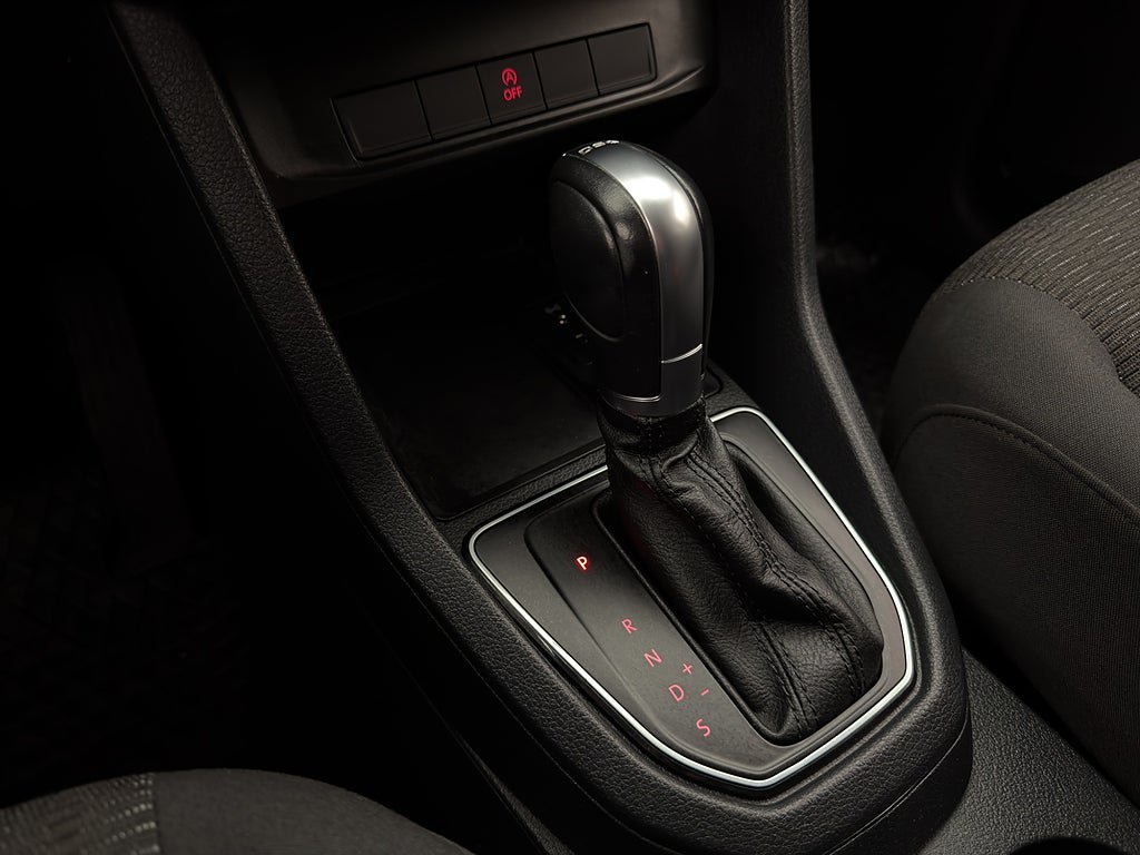 Vehicle Image 23