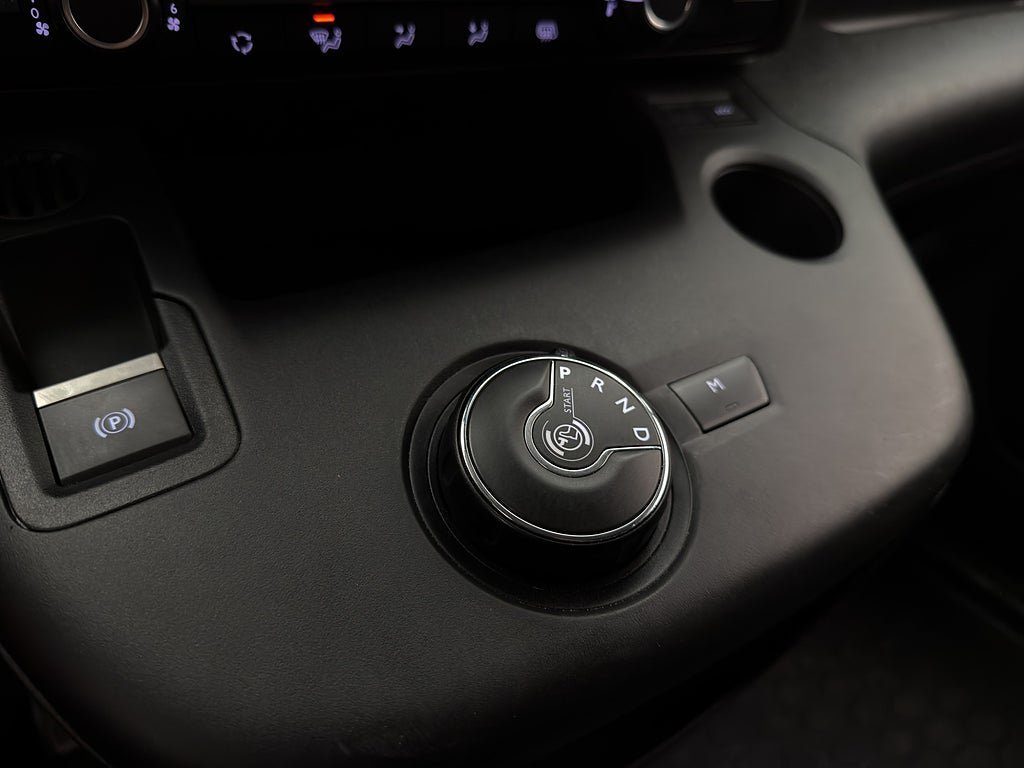 Vehicle Image 28