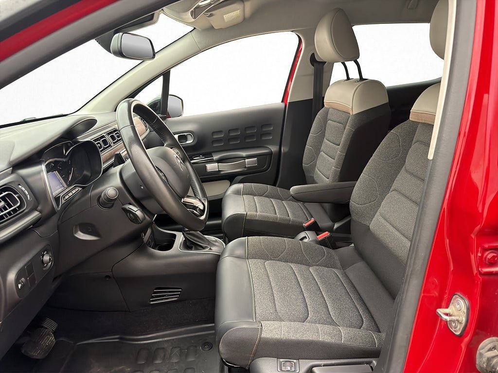 Vehicle Image 11