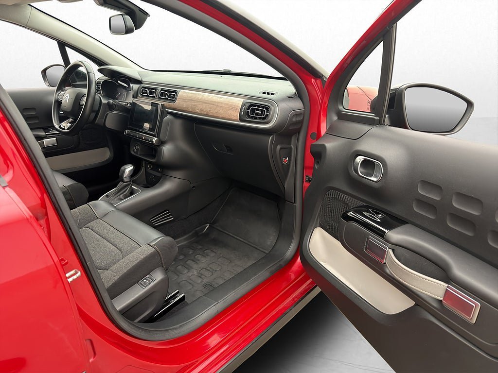 Vehicle Image 22