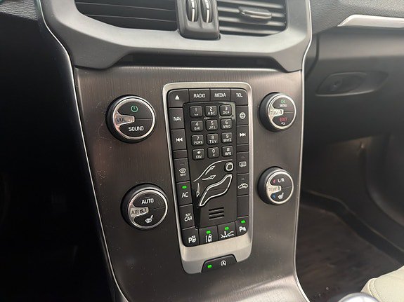 Vehicle Image 27