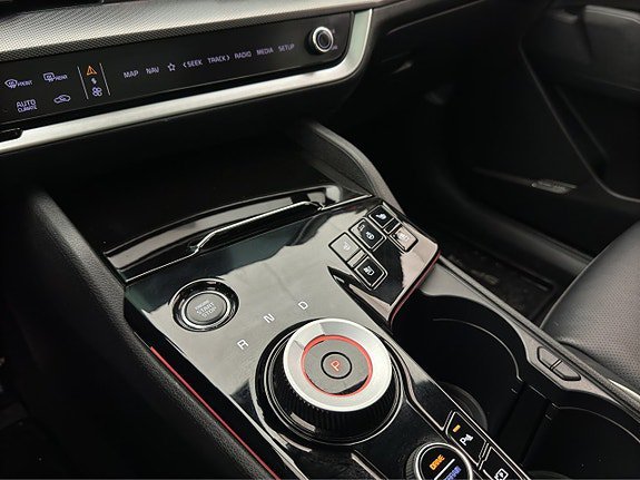 Vehicle Image 32