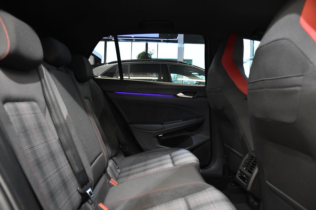 Vehicle Image 24