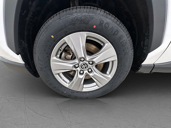 Vehicle Image 24