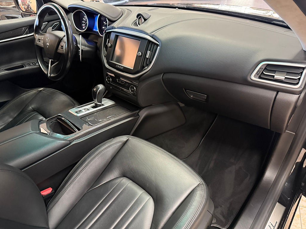 Vehicle Image 17