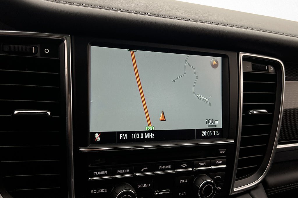 Vehicle Image 17