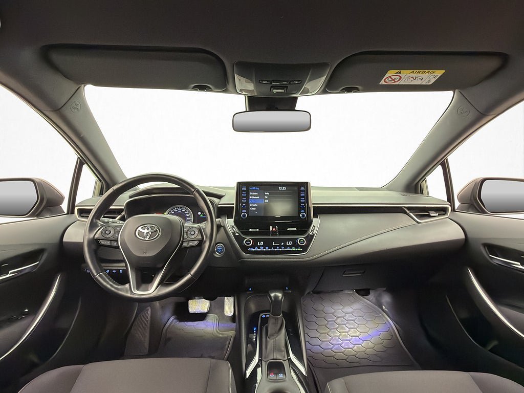 Vehicle Image 12