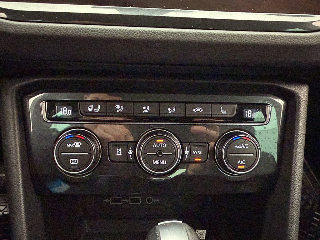 Vehicle Image 28