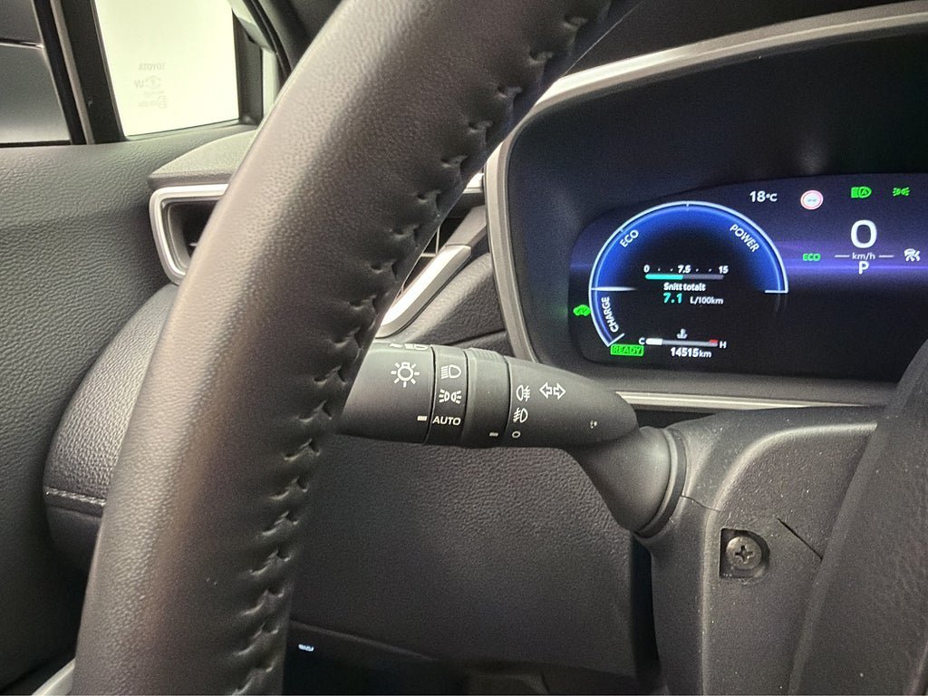 Vehicle Image 25
