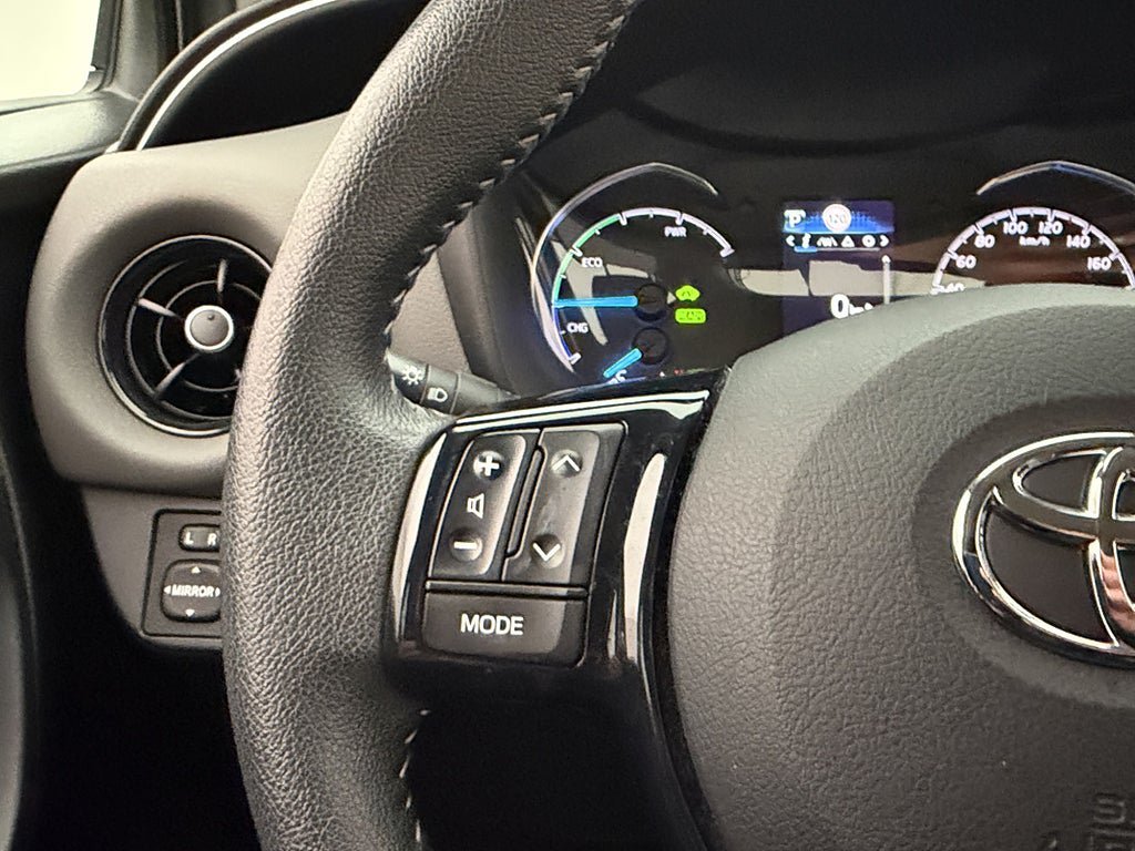 Vehicle Image 14