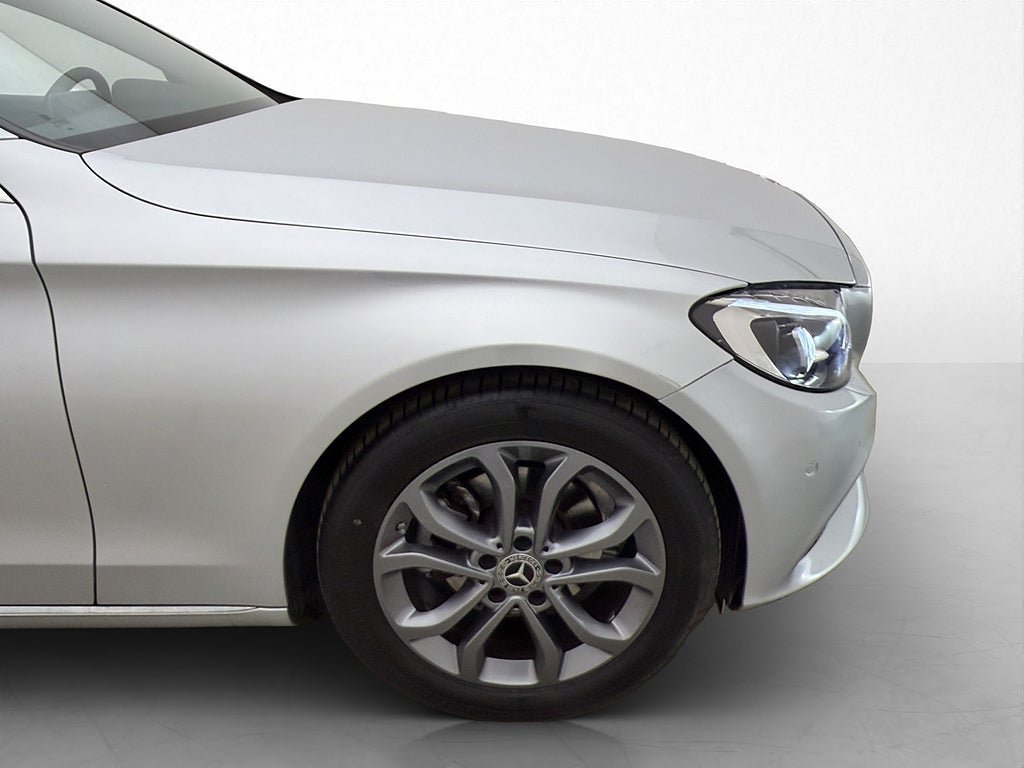 Vehicle Image 30