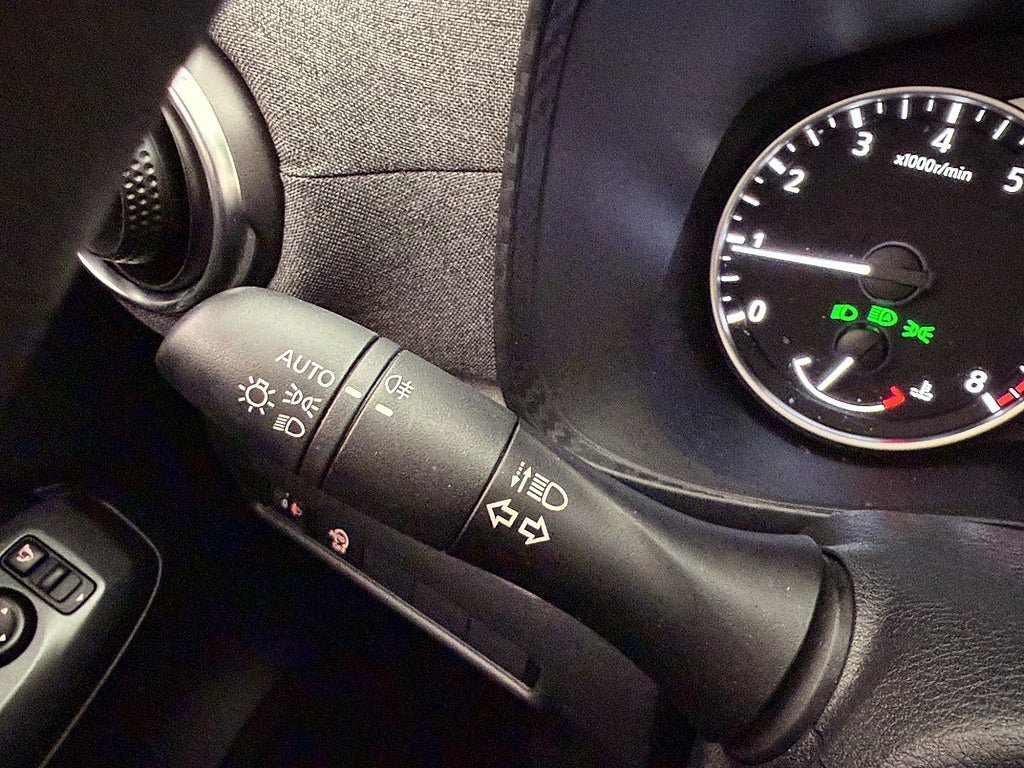 Vehicle Image 28