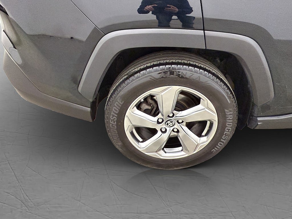 Vehicle Image 33