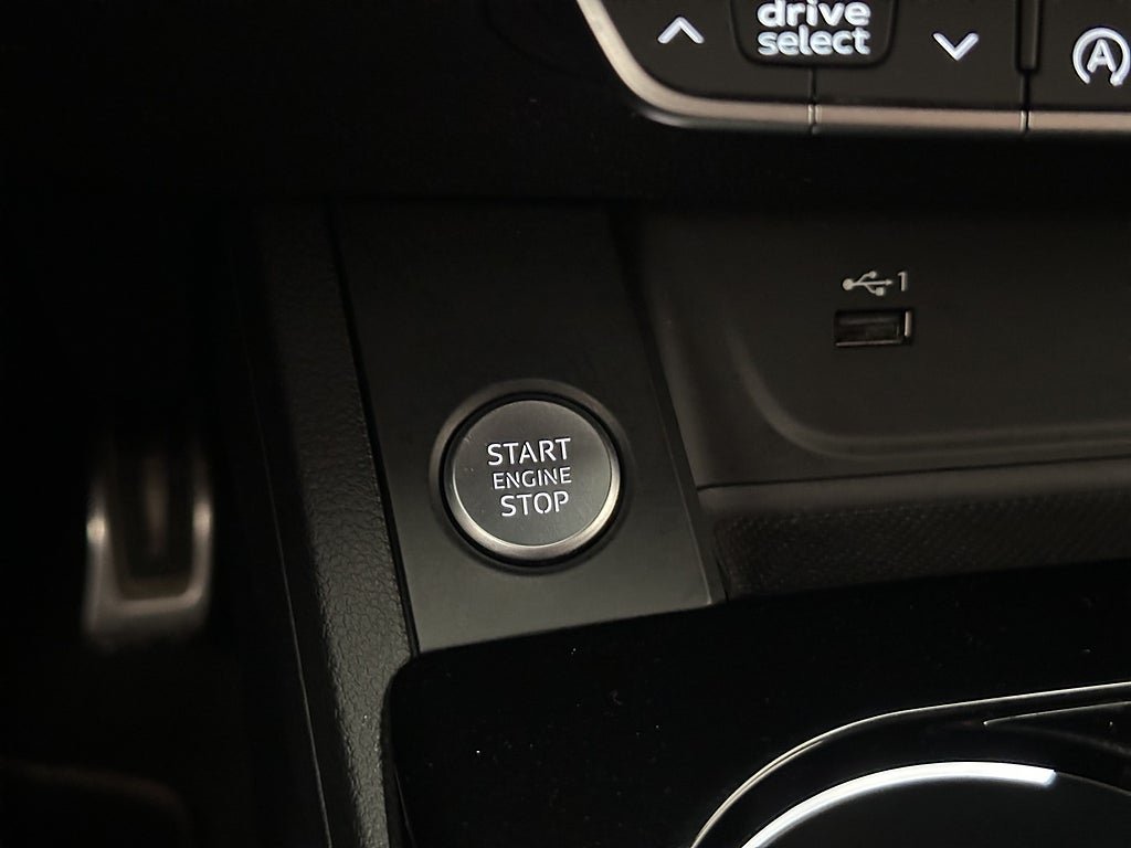 Vehicle Image 28