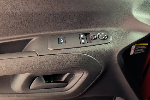 Vehicle Image 17