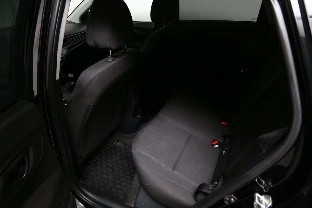 Vehicle Image 23