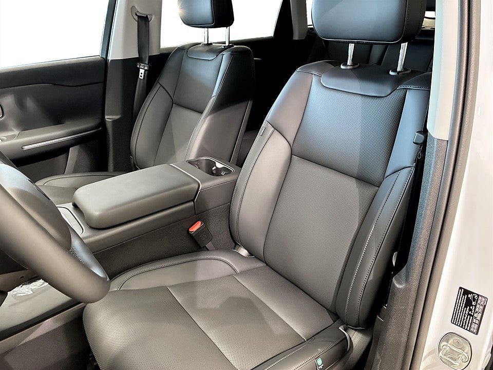 Vehicle Image 14
