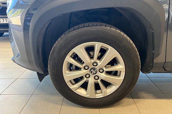 Vehicle Image 16