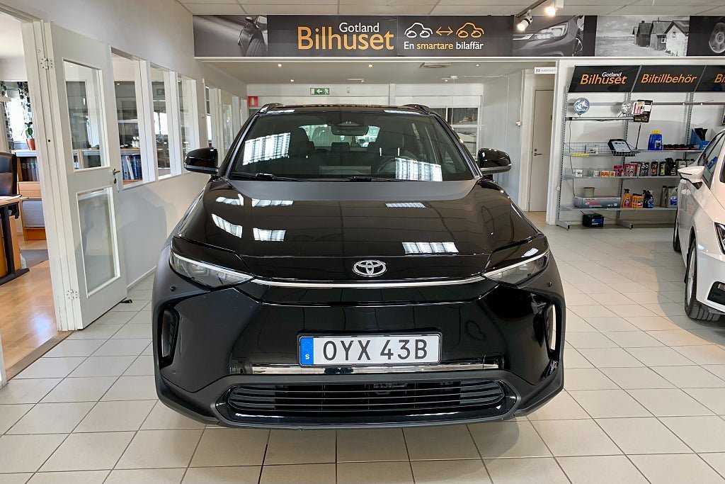Vehicle Image 8