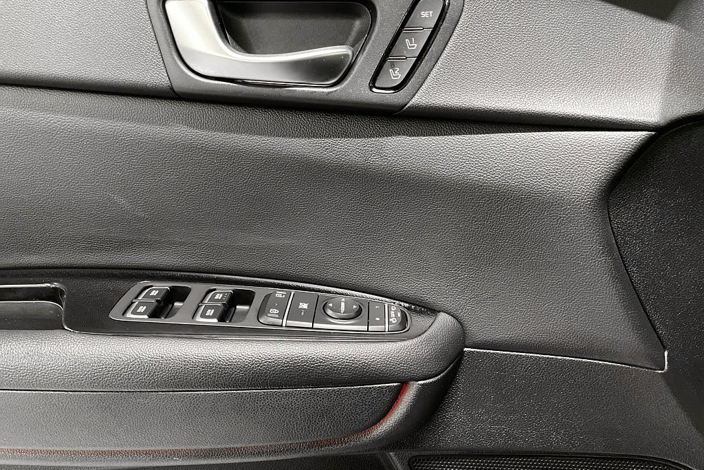 Vehicle Image 24