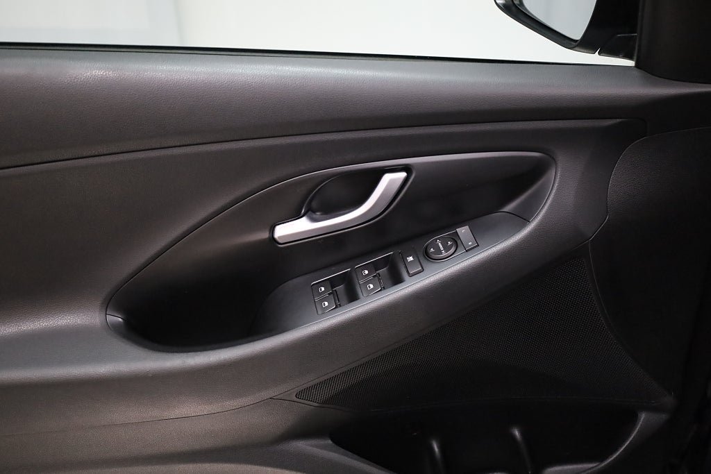 Vehicle Image 24
