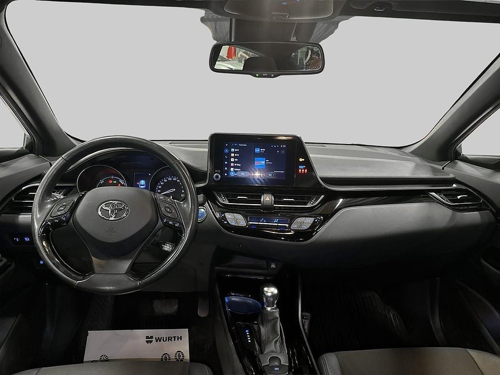 Vehicle Image 12