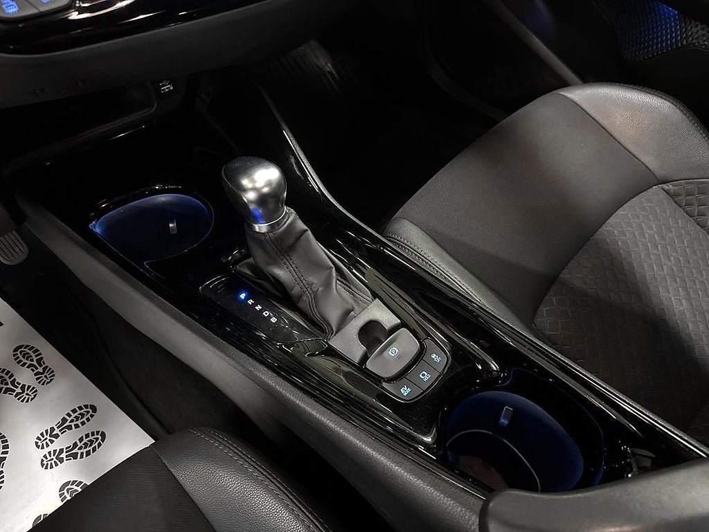 Vehicle Image 18